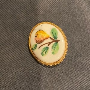 Vintage Floral Cameo Brooch